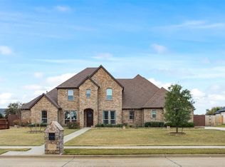 1044 Fox Wood Dr, Kennedale, TX 76060