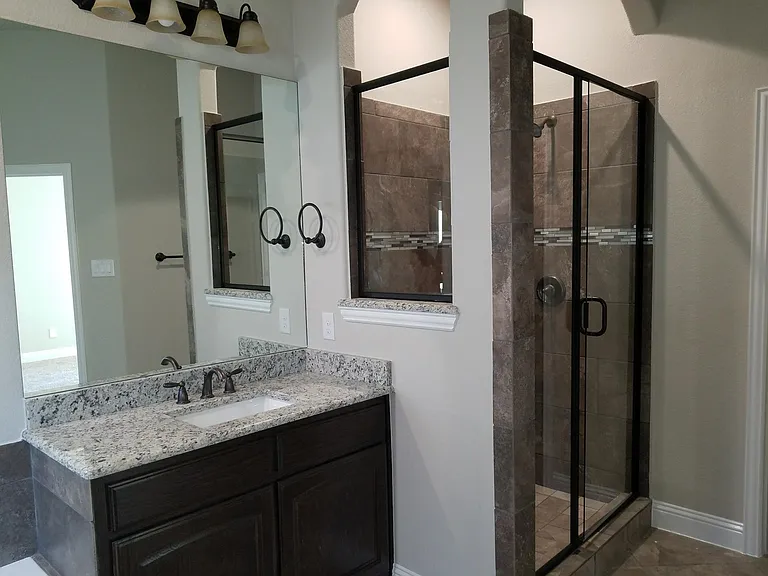 1806 Avenue E — Photo 11