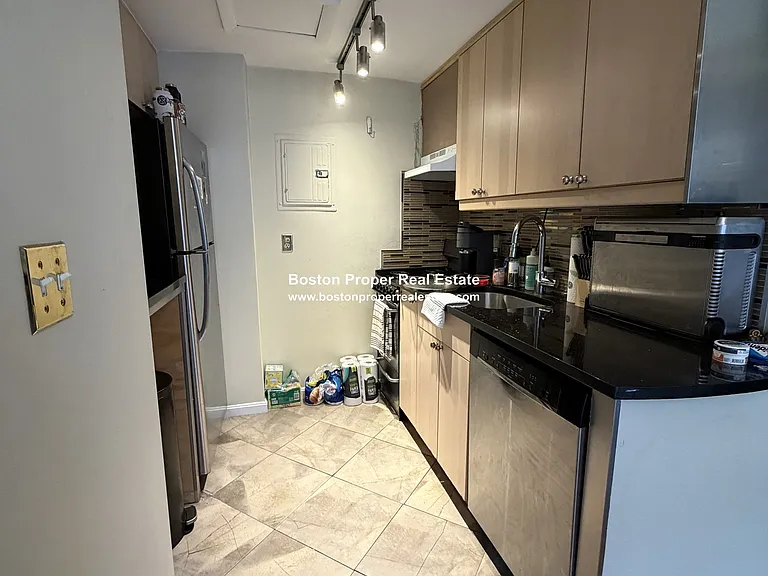 387 Marlborough St #3 — Photo 4