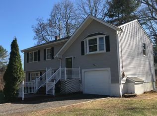 11 Virginia Ct, Uncasville, CT 06382