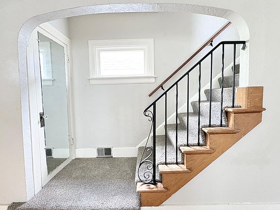 5th image of 3214 Jeannette Ave