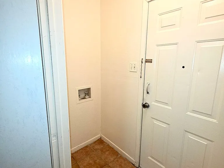 1705 Taylor St — Photo 5
