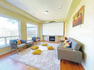 6194 175a St, Surrey, BC V3S 4B7