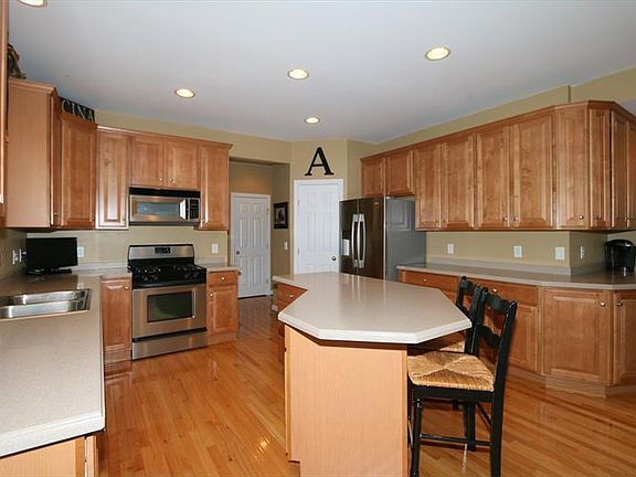 4th image of 14858 Cool Springs Blvd