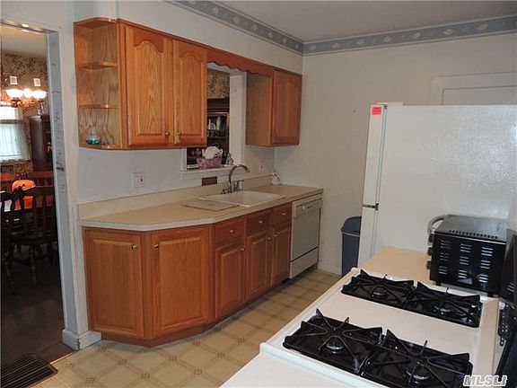 4th image of 3647 Franklin St