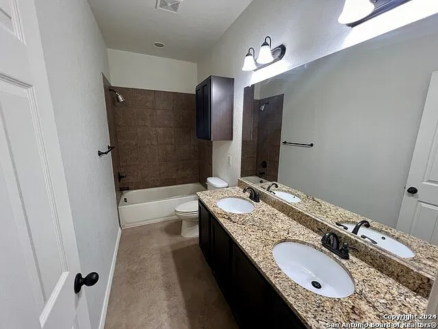 174 Joanne Cv — Photo 13
