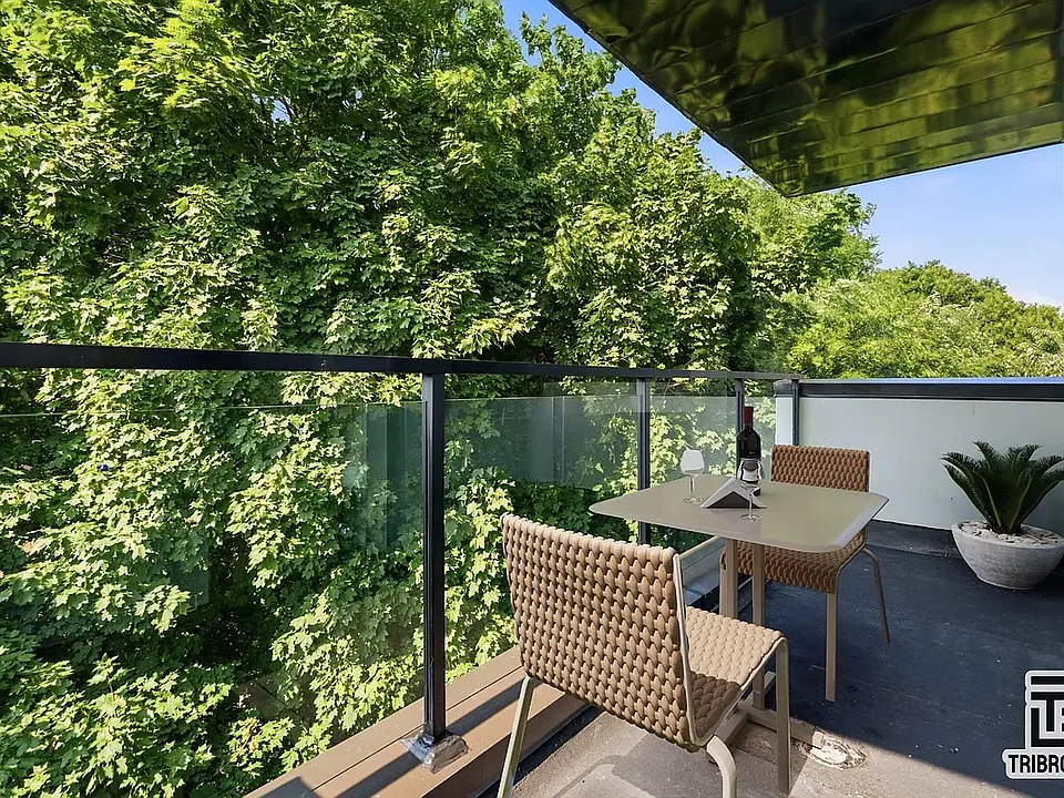 461 Lexington Ave #3E
