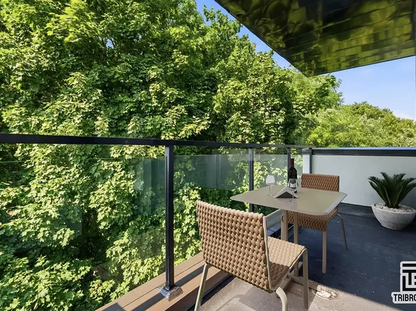 461 Lexington Avenue image 1 of 6