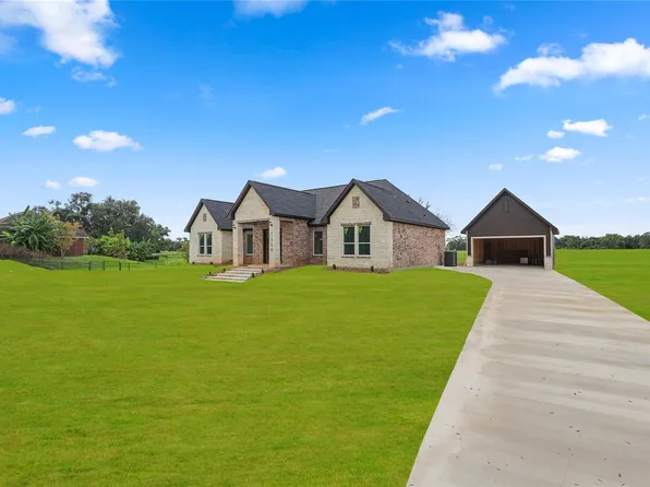 1720 Flintlock Ct, Angleton, TX 77515