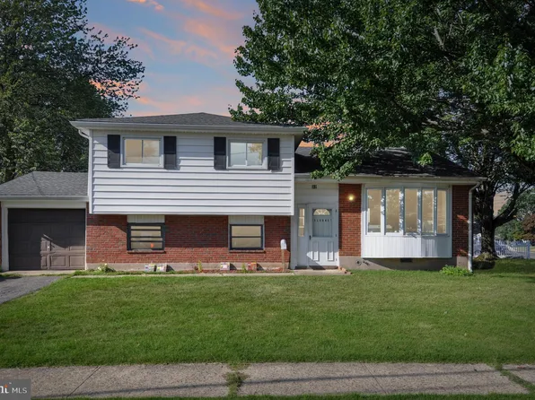 32 Lakeview Dr, Hamilton, NJ 08620