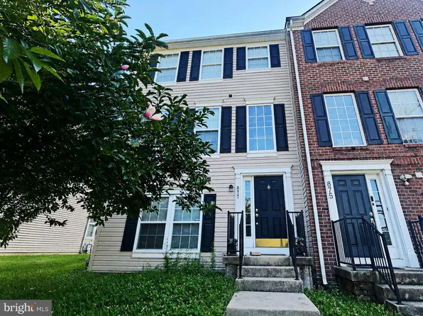 877 Middle River Rd, Baltimore, MD 21220