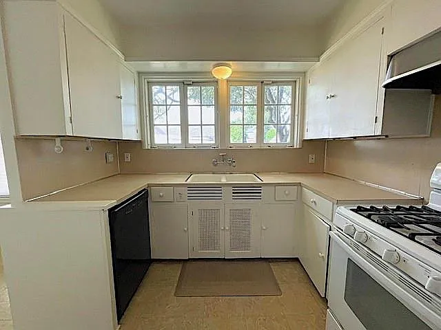 2102 Milford St #1 — Photo 13