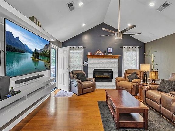 2nd image of 4086 Rex Rd