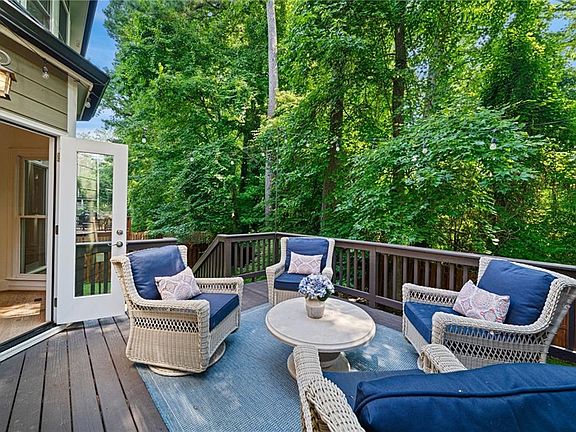 3rd image of 2599 Brookline Cir NE