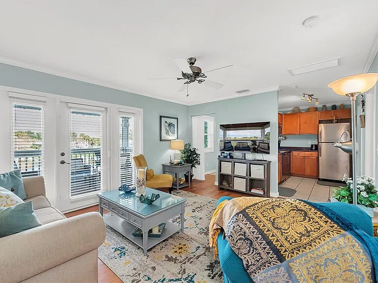 237 Seahorse Dr SE #H — Photo 4