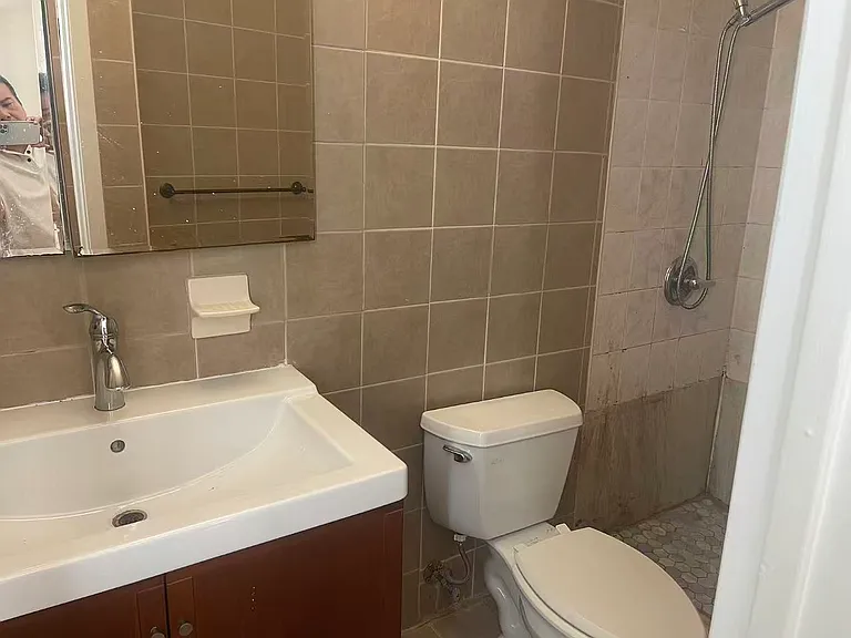 68-33 Cloverdale Ln #6833 — Photo 12