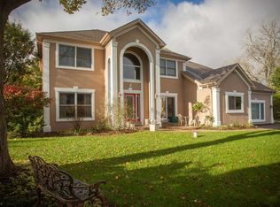 27W325 Hoy Rd, Warrenville, IL 60555