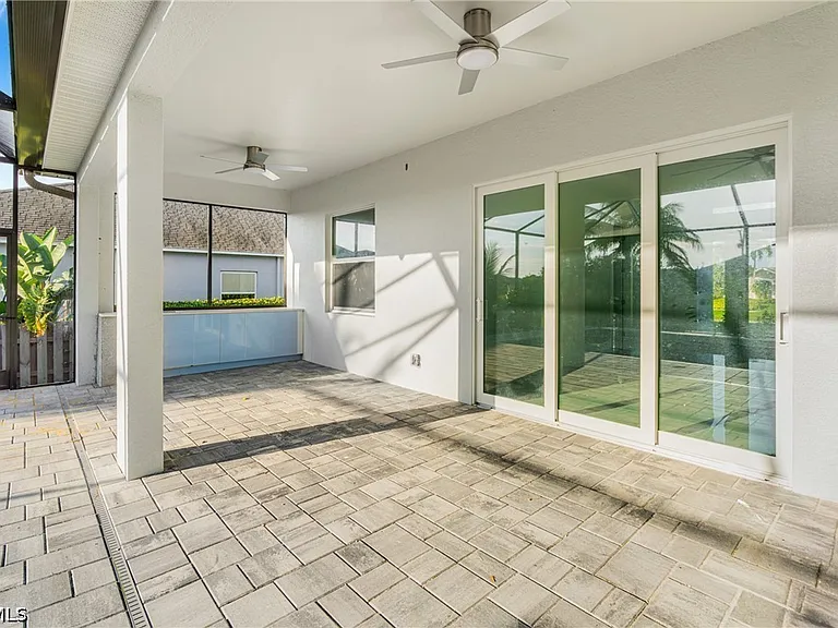 821 NW 37th Pl — Photo 34