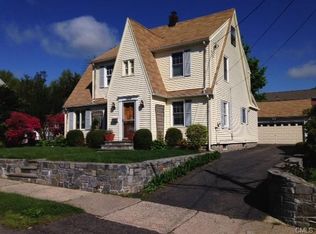 914 Clark St, Bridgeport, CT 06606