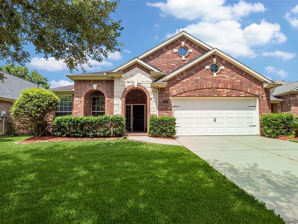 1st image of 307 Autumn Creek Ln