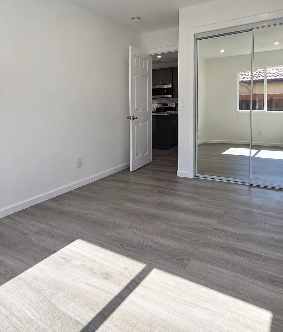 2 bed, 800 sqft, $2,400 — Photo 3
