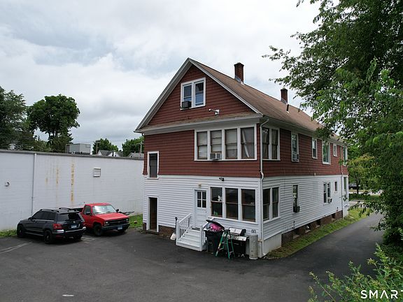 4th image of 352 North Elm Street