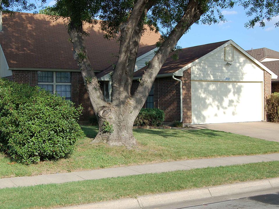 1st image of 2817 Armstrong Dr