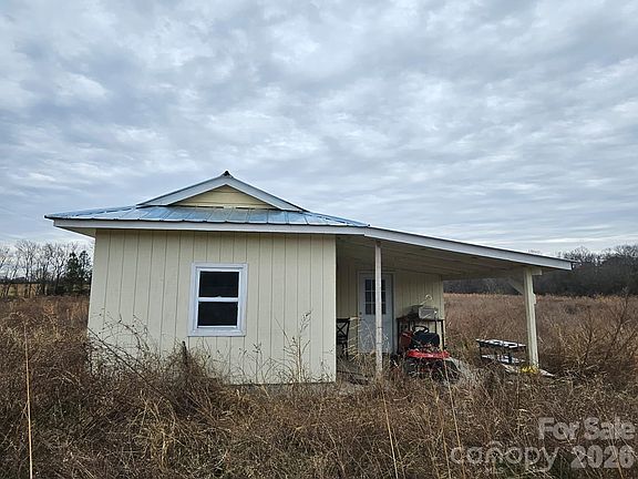 2nd image of 3420 Lanesboro Rd