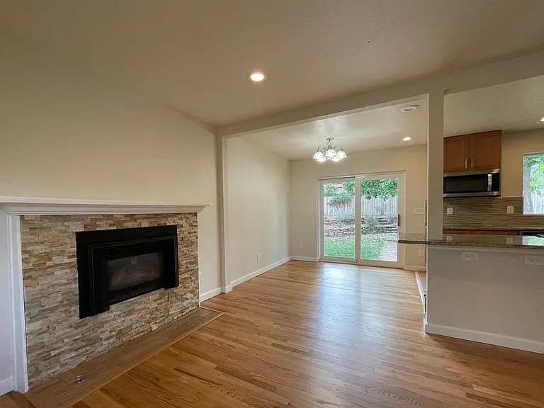 4272 Graham Ct — Photo 3