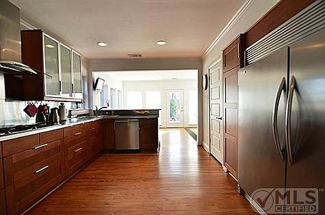 5th image of 7210 La Vista Dr