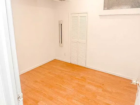 5th image of 318 E 34th St APT 1b