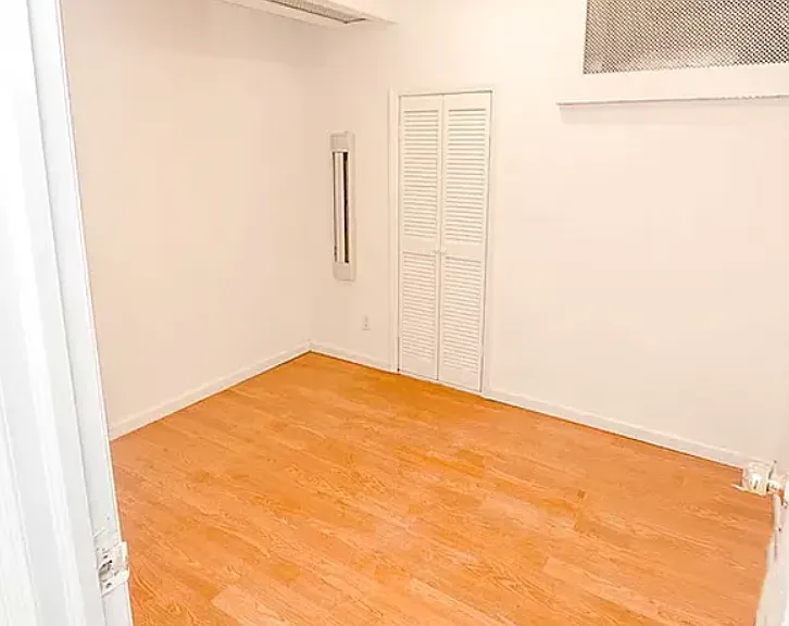 318 E 34th St #1B — Photo 5