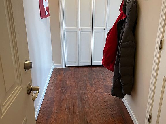 3rd image of 305 S Lincoln St APT B