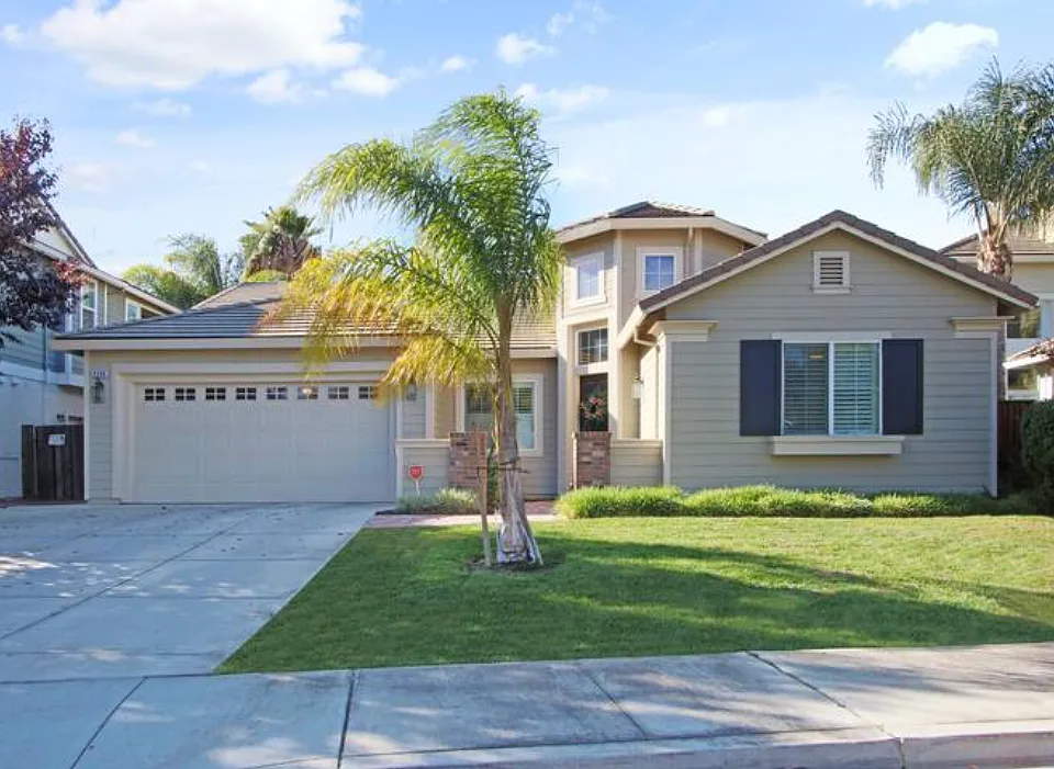 2106 Lighthouse Cir
