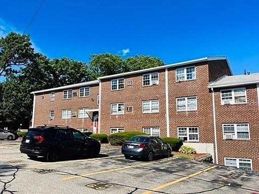 2nd image of 243 Boston Post Rd E APT 11