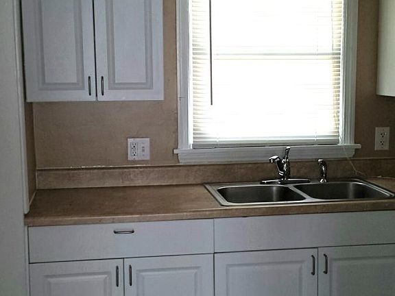 3rd image of 279 Victor Ave
