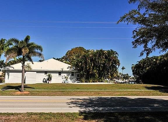 4th image of 1530 Winterberry Dr