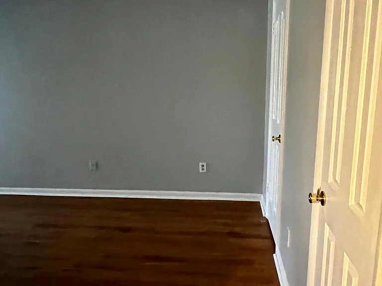 439 E Lake Cir — Photo 10