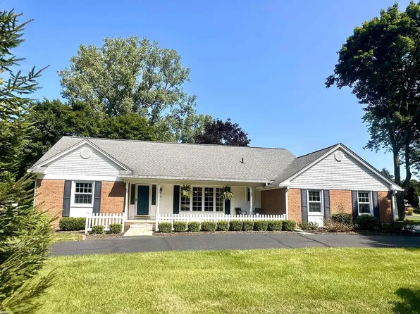 482 E Maryknoll Rd, Rochester Hills, MI 48309