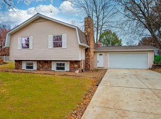 6 Hanging Tree Ct, Saint Peters, MO 63376