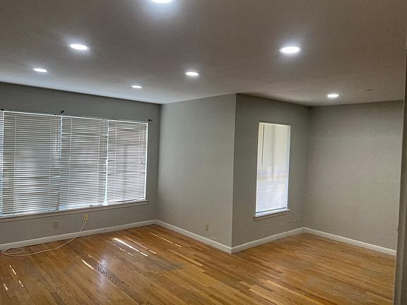 5th image of 622 Wayside Dr