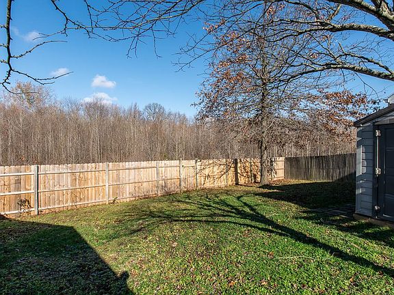 4th image of 3724 Park Ridge Dr