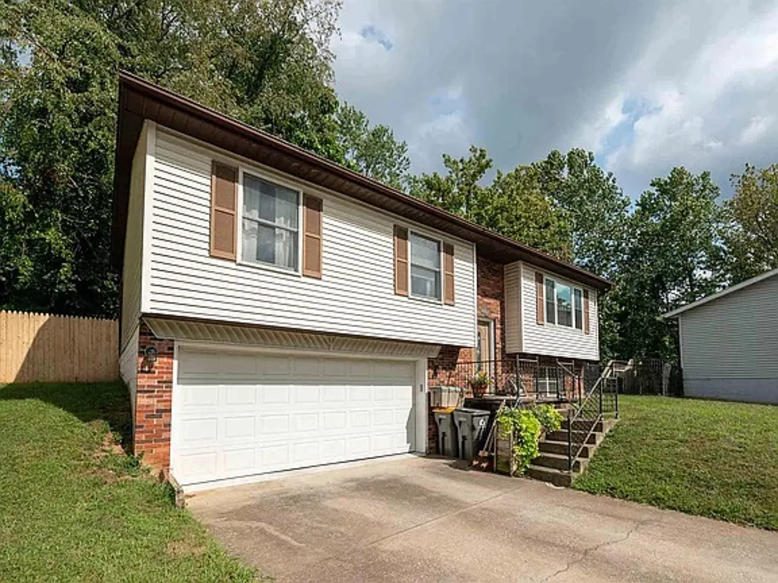 3 bed, 1811 sqft, $2,250 — Photo 2