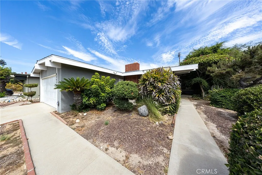 4 bed, 1585 sqft, $4,500 — Photo 3