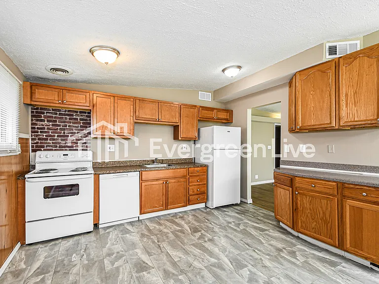 440 Countryside Dr — Photo 9
