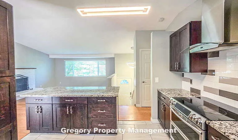 17606 Brook Blvd — Photo 13