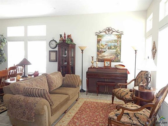 4th image of 314 Rosebrook Cir