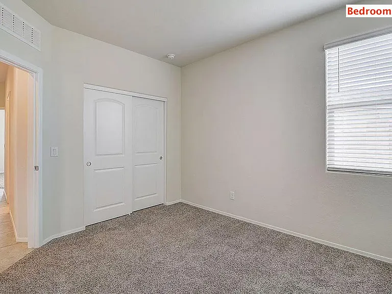 1122 E Viola Ct — Photo 3