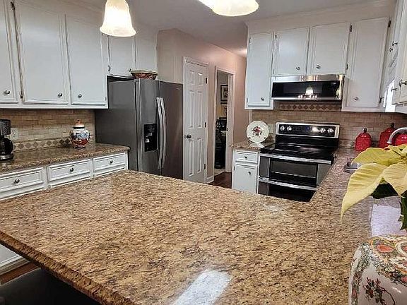 5th image of 307 Nantucket Court