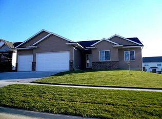 95 Arapahoe Dr, Marion, IA 52302